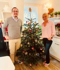 Karl-Heinz spendet auch heuer wieder einen Weihnachtsbaum für das Teddyhaus Linz