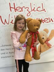 Herzteddy begleitet ab sofort Herzkind Eileen-Sophie