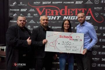 Scheckübergabe bei Vendetta Fight Nights