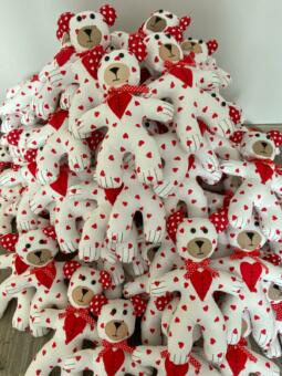 Kinderpatenschaft Herzteddy Handmade gespendet